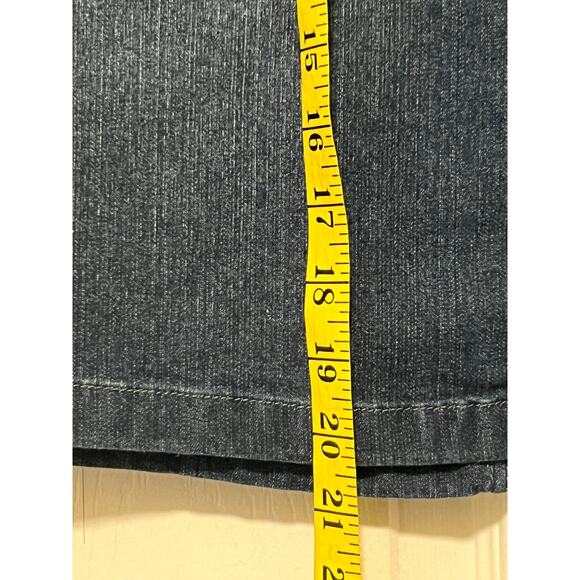 BANDOLINO Women's Distressed Dark Wash Reg Fit Knee Length Jean Skirt size 6 - Picture 8 of 8